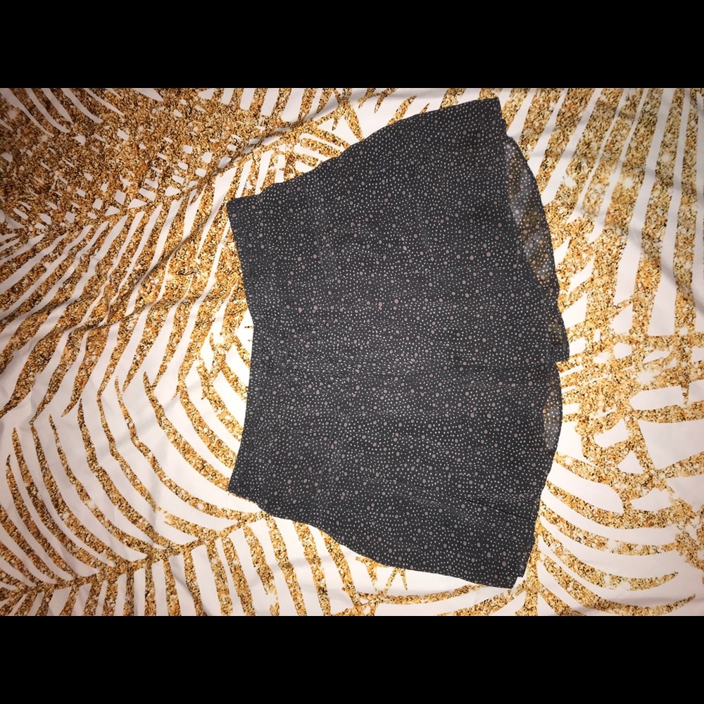 Flowy mini skirt